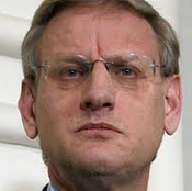 Carl Bildt är värd för konferensen