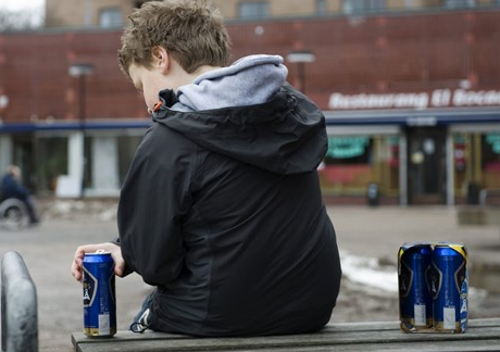 Tonåringar ber ofta äldre syskon om hjälp att köpa ut alkohol