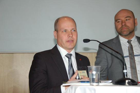 Justitieutskottets ordförande Morgan Johansson (s) menade att säkerhetskameror bör användas i högre utsträckning för att komma åt brottslighet. Justitieutskottets ordförande Morgan Johansson (s) menade att säkerhetskameror bör användas i högre utsträckning för att komma åt brottslighet.