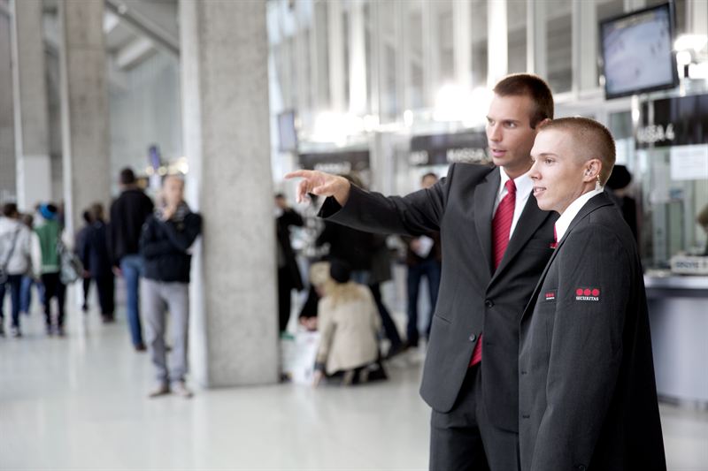 I Securitas uppdrag som säkerhetsleverantör till Stockholmsmässan ingår bland annat att svara för stationär bevakning, ordningsvakter och parkeringsservice.