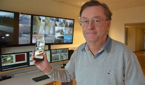 Alla med smartphones kan medverka till ett tryggare samhälle. Lars Ehlin, vd på familjeföretaget Videonet, ser appen till tjänsten Citizeneyes som en trygghetsresurs för samhället.