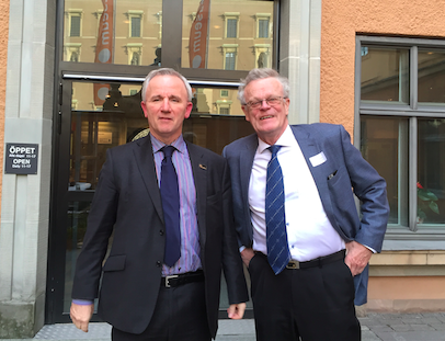 Ron Delnevo, europachef för ATM Industry Association (ATMIA) och Björn Eriksson, ordförande för Säkerhetsbranschen. Ron Delnevo, europachef för ATM Industry Association (ATMIA) och Björn Eriksson, ordförande för Säkerhetsbranschen.