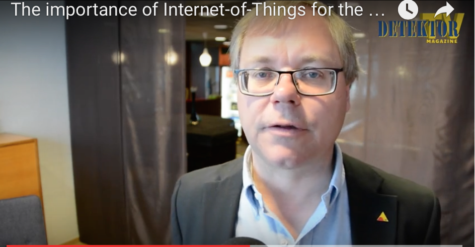 Martin Gren, en af grundlæggerne af Axis, kommenterer IoT, ligesom Perre Racz, adm. dir. og ejer af Genetec, Thomas Lausten, Vice President Sales hos Milestone Systems, Jiangfeng Zhi, President, Hikvision Europe, Joseph Grillo, adm. dir. for Vandebilt samt William Ku, Vice President Brand Division hos Vivotek. Martin Gren, en af grundlæggerne af Axis, kommenterer IoT, ligesom Perre Racz, adm. dir. og ejer af Genetec, Thomas Lausten, Vice President Sales hos Milestone Systems, Jiangfeng Zhi, President, Hikvision Europe, Joseph Grillo, adm. dir. for Vandebilt samt William Ku, Vice President Brand Division hos Vivotek.