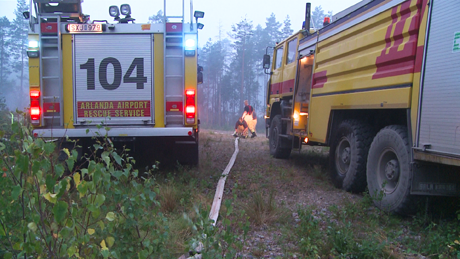 Räddningstjänsten från Arlanda på plats vid branden i Västmanland.