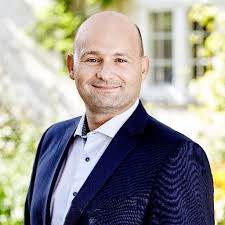 Søren Pape Poulsen indstifter fire medaljer.