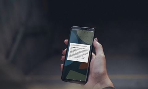 Alle kompatible mobiltelefoner modtager test-advarslen. Ønsker du ikke at modtage test-advarslen via S!RENEN, skal du inden kl. 12 onsdag den 6. maj sætte din telefon i flytilstand eller slukke den. Vent til kl. 12.20 med at tænde igen. 