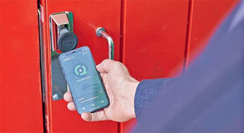 I den mobila lösning som Uleåborgs universitet har valt finns inga fysiska nycklar. Tillträdesrättigheter skickas till personalens smartphones med iloq-app.