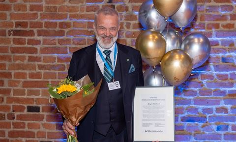 Jörgen Holmlund – årets vinnare av utmärkelsen Stora Säkerhetspriset. Foto: SäkerhetsBranschen/Liza Simonsson Jörgen Holmlund – årets vinnare av utmärkelsen Stora Säkerhetspriset.