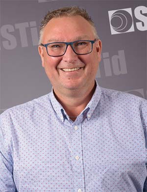 Efter mer än 20 år i passerkontrollsektorn har Robert Jansson antagit utmaningen att etablera Stids läsare i Norden och i Östeuropa. Efter mer än 20 år i passerkontrollsektorn har Robert Jansson antagit utmaningen att etablera Stids läsare i Norden och i Östeuropa.