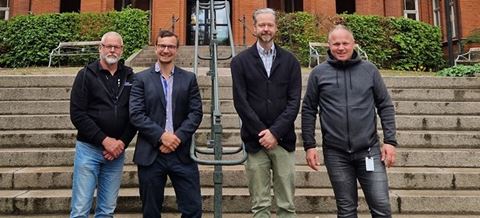 Från vänster: Tommy Josefsson, ansvarig upphandlare Borås Stad, David Hansson, regional försäljningschef Avarn Security, Marcus Hjalmarsson, säkerhetschef CKS Borås Stad och Lars Wallén, säkerhetssamordnare CKS Borås Stad.