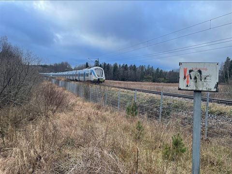Det nya avtalet innebär att Heda Heras fortsätter arbeta med rondering, felavhjälpning och förbättring av skalskyddet inom Stockholmsområdet.