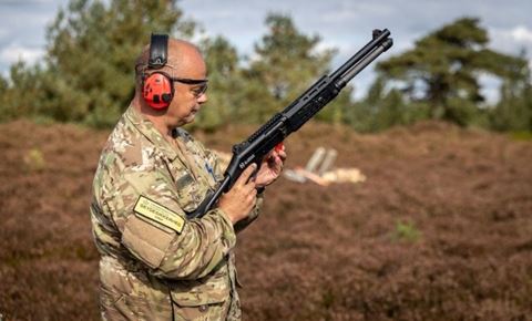 Afprøvning af antidrone haglgevær