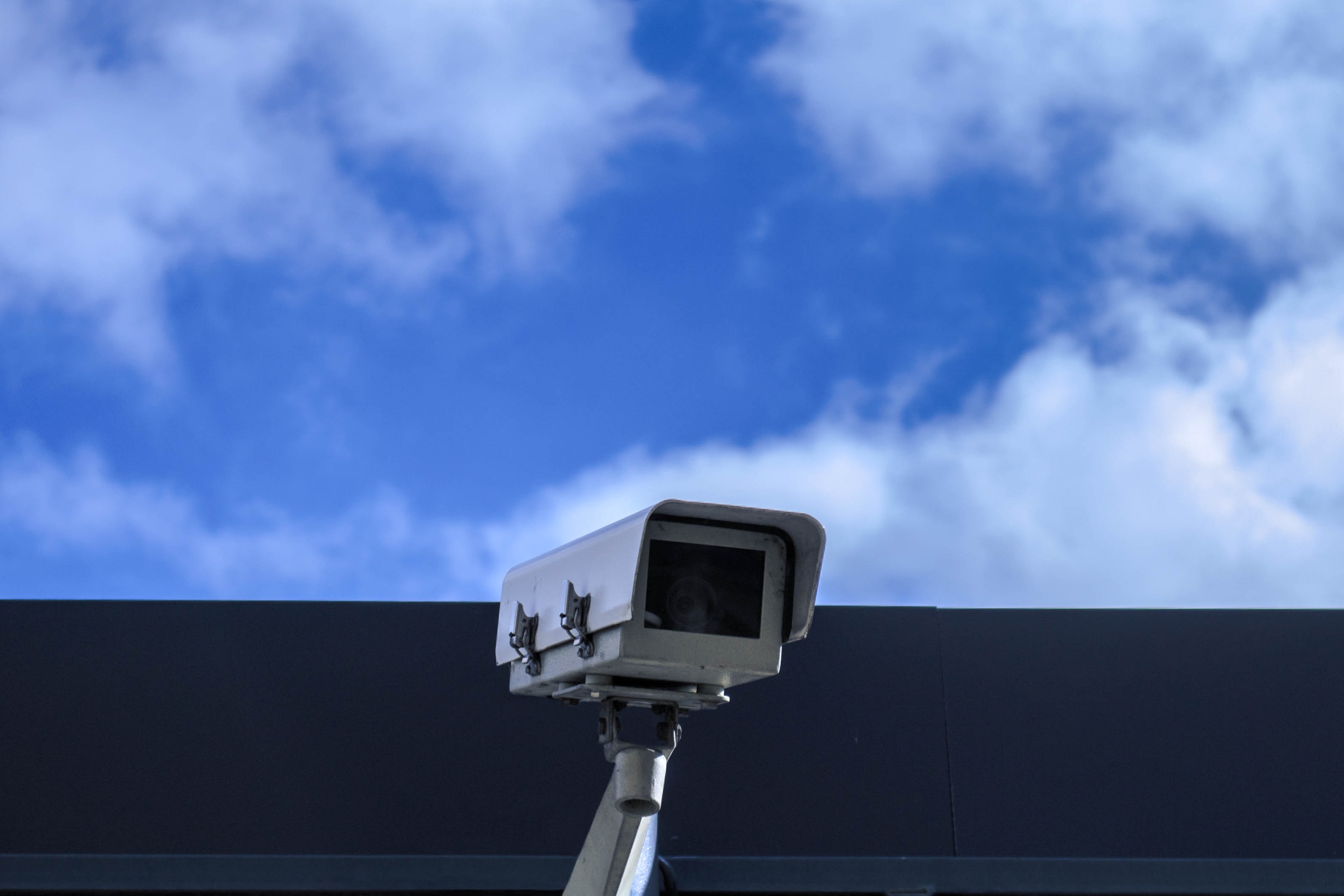 IMY har tagit emot ett klagomål som gör gällande att Kungälvs kommun bedriver kamerabevakning utan att ha sökt och fått tillstånd från IMY