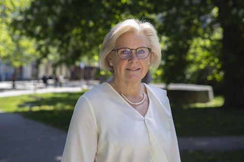 En viktig insikt är att den kriminella ekonomin är systematiskt integrerad i den legala ekonomin genom legitima företag som används som brottsverktyg, säger rikspolischef Petra Lundh. En viktig insikt är att den kriminella ekonomin är systematiskt integrerad i den legala ekonomin genom legitima företag som används som brottsverktyg, säger rikspolischef Petra Lundh.