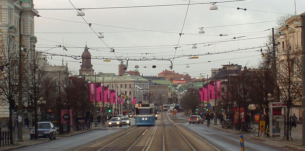 Från och med andra halvan av november kommer polisen att kamerabevaka Avenyn i Göteborg.