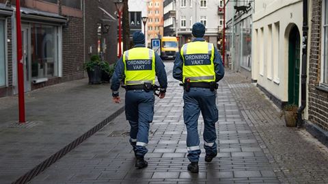 Den tidigare begränsningen till så kallade LOV-områden har tagits bort. Numera kan kommuner ansöka om att ordningsvakter ska få verka i hela kommunens geografiska område, i förebyggande syfte Foto: David Lundin/Helsingborgs stad Den tidigare begränsningen till så kallade LOV-områden har tagits bort. Numera kan kommuner ansöka om att ordningsvakter ska få verka i hela kommunens geografiska område, i förebyggande syfte