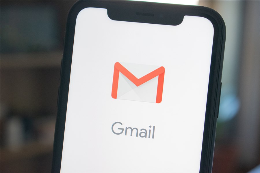 Många konton på Hotmail och Gmail har läckt.