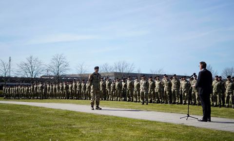 Foto fra udsendelsesparade på Antvorskov Kaserne. Foto: Forsvarsministeriet. 