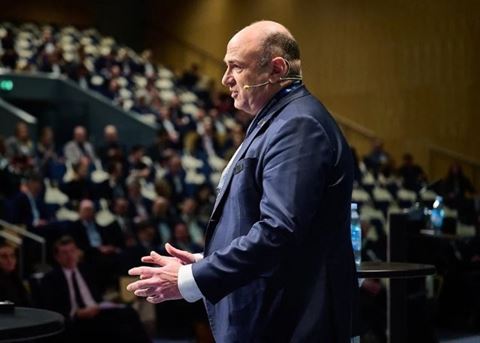Joachim Finkielman, direktør i DI Forsvar og Sikkerhed, holdt åbningstalen ved DDAC 2026
