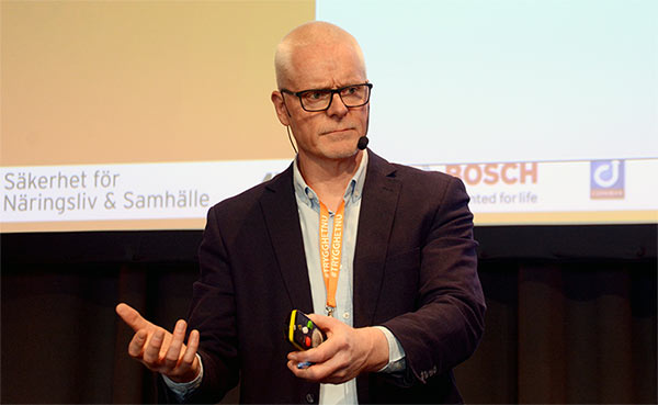 Johan Mangbo, kommissarie vid Helsingborgspolisen. Johan Mangbo, kommissarie vid Helsingborgspolisen.