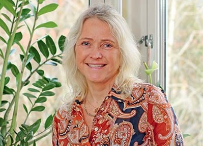 Förutom den nya möjligheten att överföra larm direkt till larmcentral och väktare, kan UAN-Safe även kopplas till I-watch-klockor, säger Jeanine Öhrstedt Holmgren, styrelseledamot i Intrasenze och en engagerad ambassadör för UAN-Safe-lösningen.