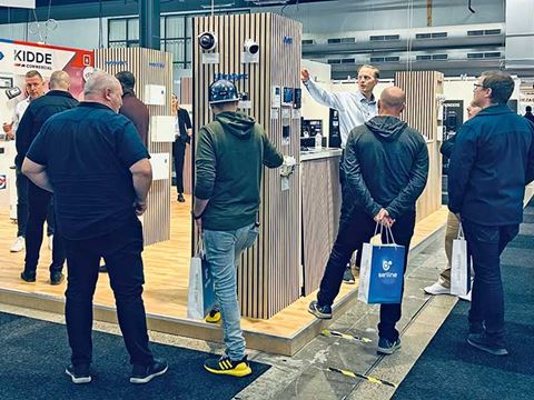 Säkerhetsplattformen Axon lockade många Skydd-besökare till Aritechs monter.