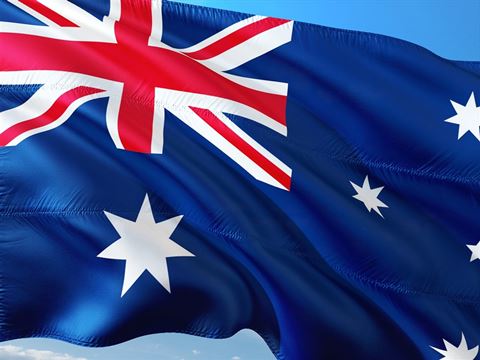 Nödsamtal till Australiens nödnummer 000 gick inte fram under 14 timmar på grund av en misslyckad uppdatering av en brandvägg.