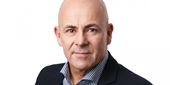 - Det er kolossalt krævende at nuancere debatten, og så gavner det ingen, hverken samfund eller politifolk, at tidligere ansatte er klar til at skære virkeligheden ud i hurtige konklusioner baseret på deres viden fra et politi, der var ganske anderledes, da de var ansat, siger forbundsformand Claus Oxfeldt.