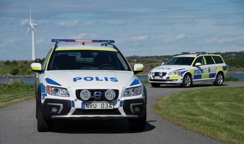 Det hensynsløse udnyttelse af børn og unge til voldelige opgaver fortsætter, og derfor indleder svensk politi en kampagne på sociale medier rettet mod unge personer, som vil blive vist på platforme, hvor de unge befinder sig.