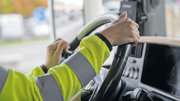 Enligt en tidigare studie upplever så många som 70 procent av förarna brottsligheten mot yrkestrafiken i Sverige som ett problem. Enligt en tidigare studie upplever så många som 70 procent av förarna brottsligheten mot yrkestrafiken i Sverige som ett problem.