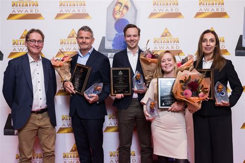 Detektors chefredaktör Lennart Alexandrie med Detektor International Awards förstaprisvinnare: Niclas Gustafsson, Apstec Systems, Philip Svensson, HID, Frida Hjortronsteen, Axis Communications och Maryam Moassesi, Suprema.