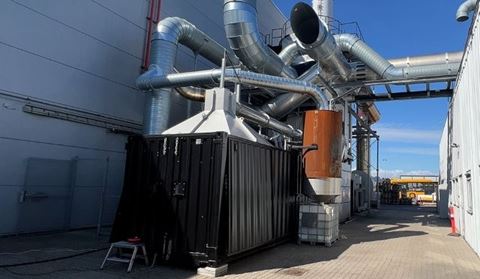 MOBAT indeholder et testkammer og et kontrolrum med måleinstrumenter, der er koblet til DBI’s facadetesthals måle- og dataudstyr. MOBAT er desuden forsynet med et ventilations- og røgrensningssystem.