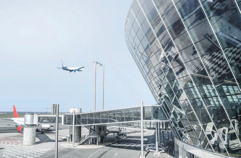 Dormakaba har levererat lösningar till 27 flygplatser i Norge, de flesta flygplatserna i Sverige samt till Köpenhamns flygplats och Keflaviks flygplats på Island.