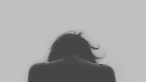 Mors mentale helbredsproblemer hænger sammen med en forøget risiko hos unge i alderen 16-19 år for, at de senere udvikler mentale problemer og begår kriminalitet. Foto: Pixabay.
