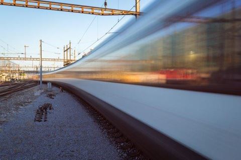 Nu kan der også slukkes brande i afdelinger i kørende tog, hvor der er ventilation med stor luftgennemstrømning.