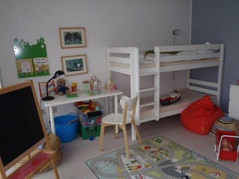 Billede fra børneværelse i besøgslejlighed på Herstedvester Fængsel. Foto: Kriminalforsorgen.