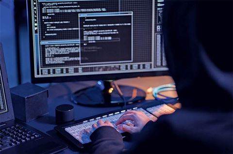 Genom att isolera säkerhetskamerorna från det huvudsakliga nätverket kan inte  angripare få åtkomst till andra enheter om en kamera komprometteras.