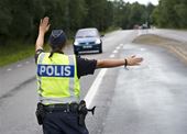 Ett ökat fokus på lokal närvaro innebär att dagens relativt strikta uppdelning mellan yttre och inre verksamhet behöver ses över. Målsättningen är att morgondagens poliser ska verka över dagens gränser och kunna röra sig enklare mellan olika verksamhetsformer.