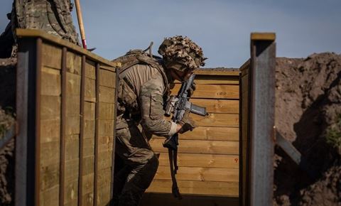 Et nyt skarpskydningsanlæg i Hevring giver Hærens enheder muligheder for at træne med brug af erfaringer fra Ukraine. Foto: Frederikke Frederiksen / Forsvaret 
