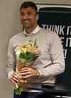 Kenny Stamatopoulos gripande redogörelse om mutförsöket och det rättsliga efterspelet tackades han med blommor från Snos generalsekreterare Lennart Alexandrie