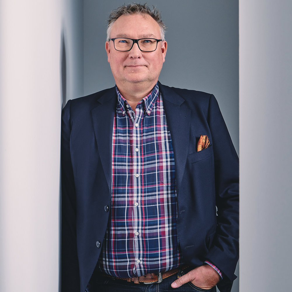 Robert Jansson ser i säkra mobila ID-lösningar betydande fördelar för skolor och universitet som har att hantera tusentals elevers identiteter.
