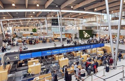 I Billund Lufthavn har mange rejsende i sidste øjeblik brug for hjælp til at få et midlertidigt pas, oplyser Sydøstjyllands Politi. Foto: Billund Lufthavn