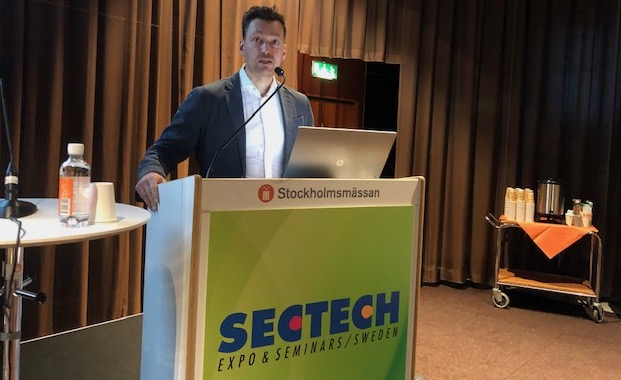 Marknadsanalytikern James McHale, Memoori, inleder andra dagen på Sectech med en sammanfattning av en ny rapport om marknaden för AI och maskininlärning i smarta kommersiella fastigheter