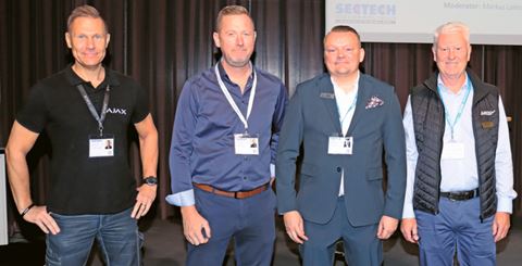 Kenneth Claesson, Stefan Eklund, Mattias Svenningsson och Anders Henning diskuterade larmteknikmarknaden på Sectech.