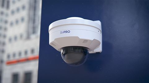 I-Pro följer ett strikt “security-by-design framework” som definierar hur varje element i en kamera eller ett system utformas, byggs och underhålls.