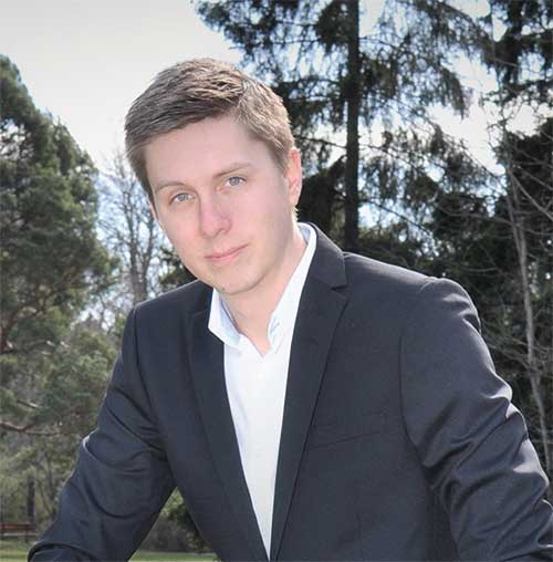 Alexander Holmström, försäljningsdirektör på Acre.