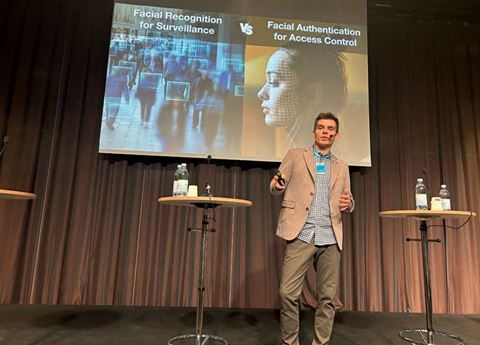 På Sectech höll Vince Gaydarzhiev en presentation där han bland annat förklarade skillnaden mellan ansiktsautentisering och ansiktsigenkänning.