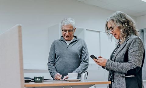 I Hultsfreds kommun sker tilldelning av kort och behörigheter i passersystemet. Kommu-nen använder sig av behörighetsgrupper så att den som anställs för en viss tjänst enkelt kan tilldelas den behörighet som följer med tjänsten.