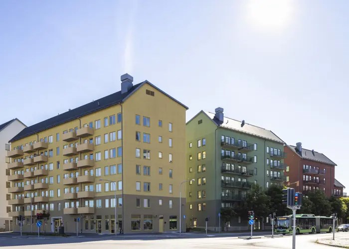 Drygt tre av tio uppger att lägre avgifter eller en stabilare ekonomi skulle öka trivseln, medan en femtedel lyfter trygghetsskapande åtgärder, som belysning, lås och kameraövervakning, som en prioriterad insats i fastigheten. Drygt tre av tio uppger att lägre avgifter eller en stabilare ekonomi skulle öka trivseln, medan en femtedel lyfter trygghetsskapande åtgärder, som belysning, lås och kameraövervakning, som en prioriterad insats i fastigheten.
