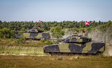 Danske infaterikampkøretøjer under konkurrence i Tyskland. 